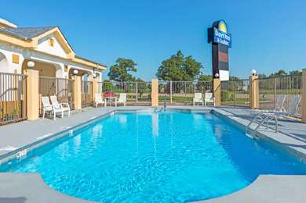 Days Inn & Suites By Wyndham Osceola AR 4