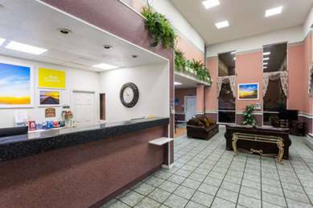 Days Inn & Suites By Wyndham Port Richey 3