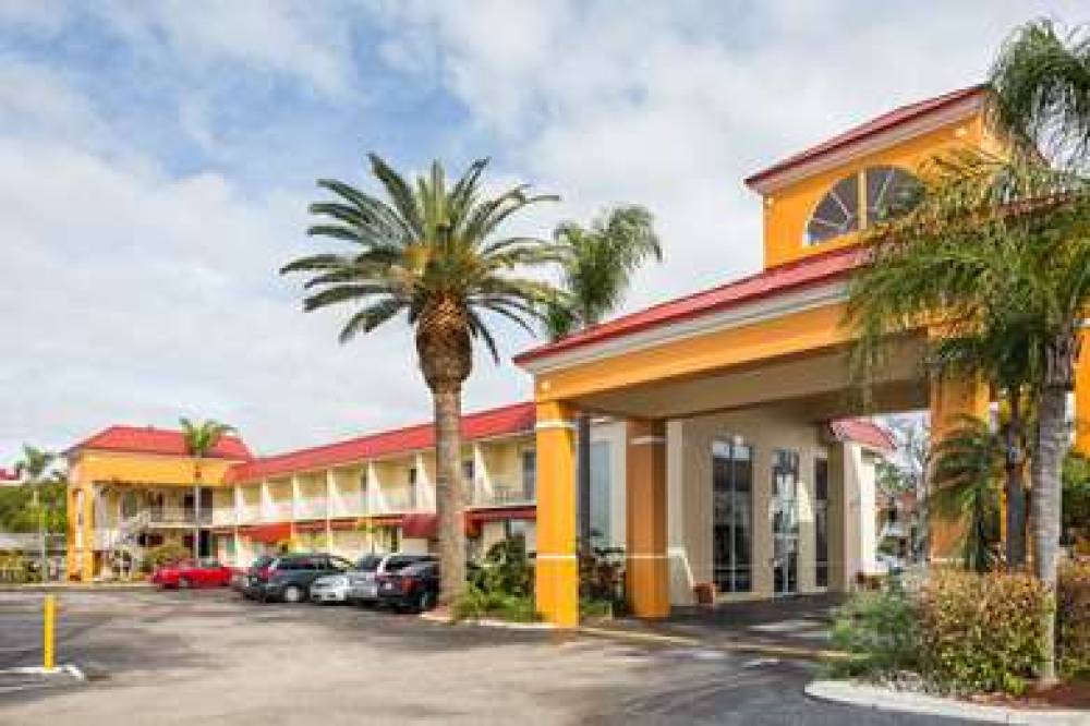 Days Inn & Suites By Wyndham Port Richey 1