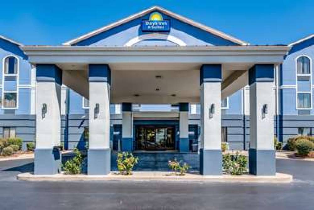 Days Inn & Suites By Wyndham Prattville-Montgomery 1