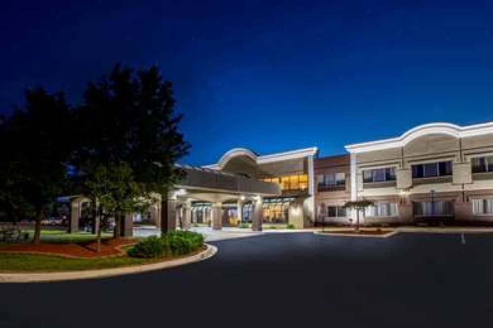 Days Inn & Suites By Wyndham R