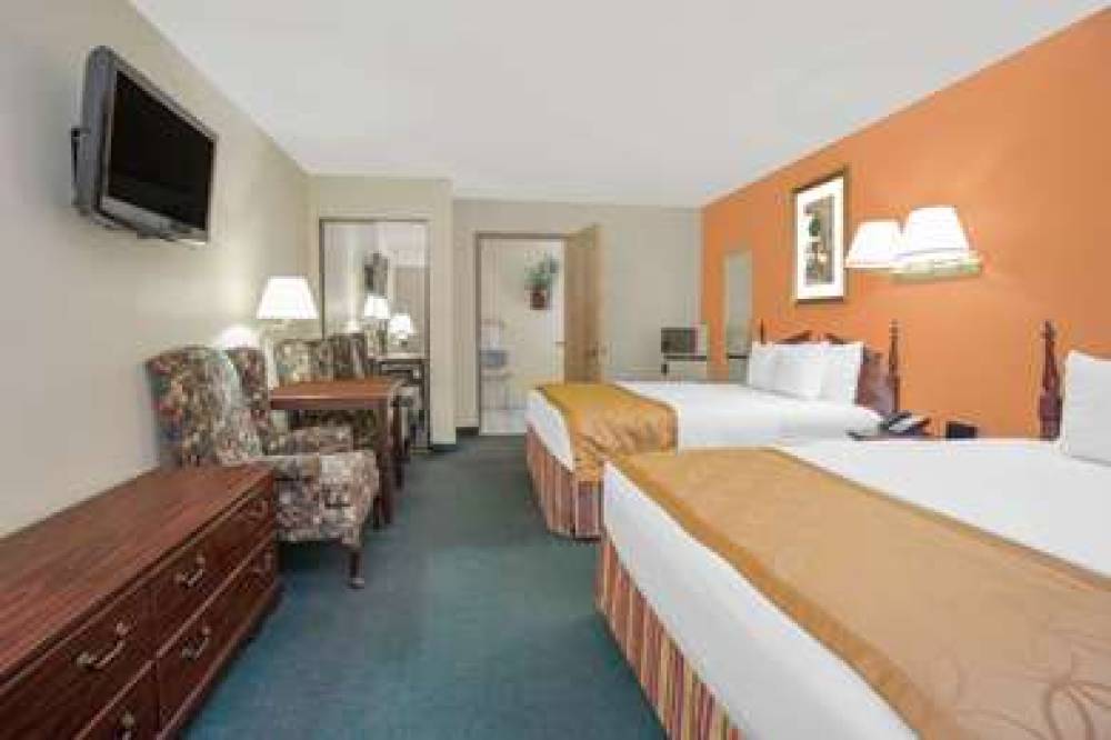 Days Inn & Suites By Wyndham Red Rock-Gallup 6