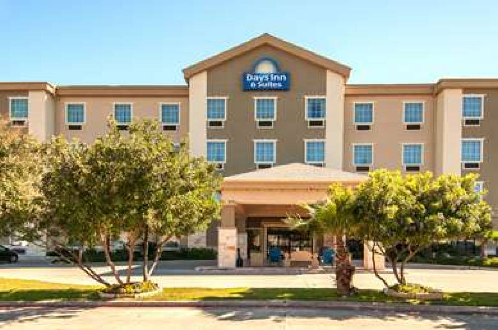 Days Inn & Suites By Wyndham San Antonio Near AT&T Center 2