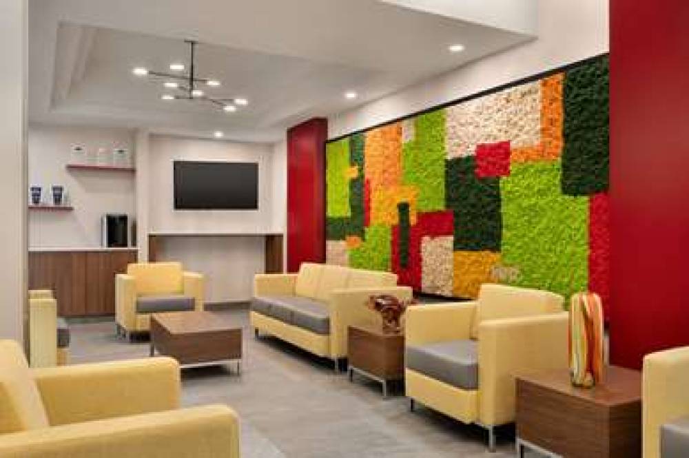 Days Inn & Suites By Wyndham Sherwo