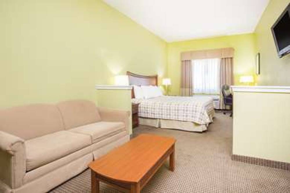 Days Inn & Suites By Wyndham Swainsboro 8