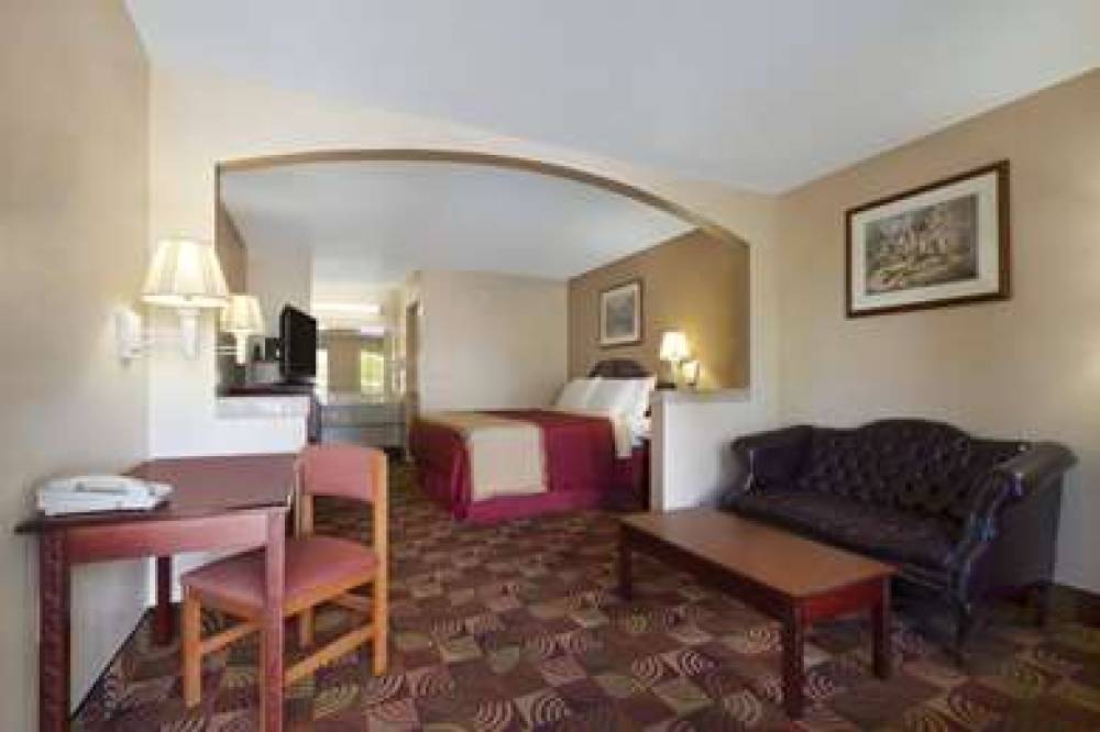 Days Inn & Suites By Wyndham Tuscaloosa - Univ. Of Alabama 8