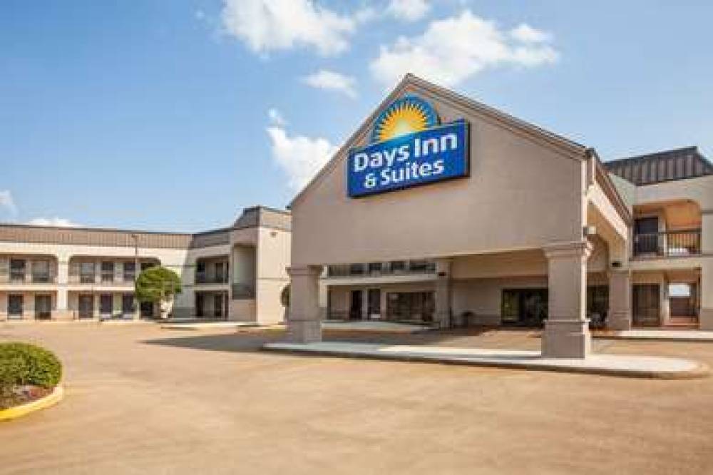 DAYS INN & SUITES BY WYNDHAM, TYLER 1