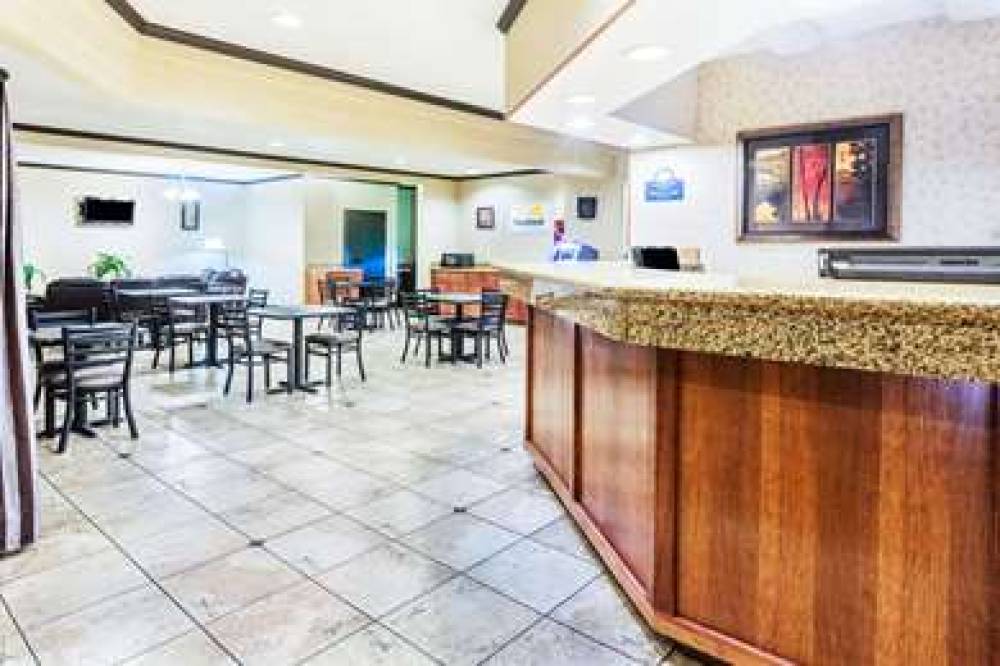 Days Inn & Suites By Wyndham Vancouver 3