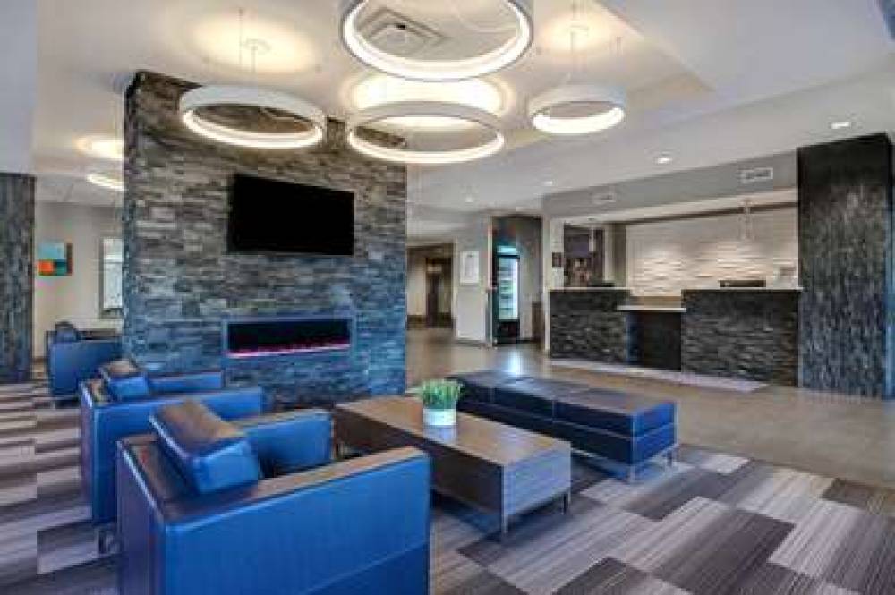 DAYS INN & SUITES BY WYNDHAM WARMAN 8