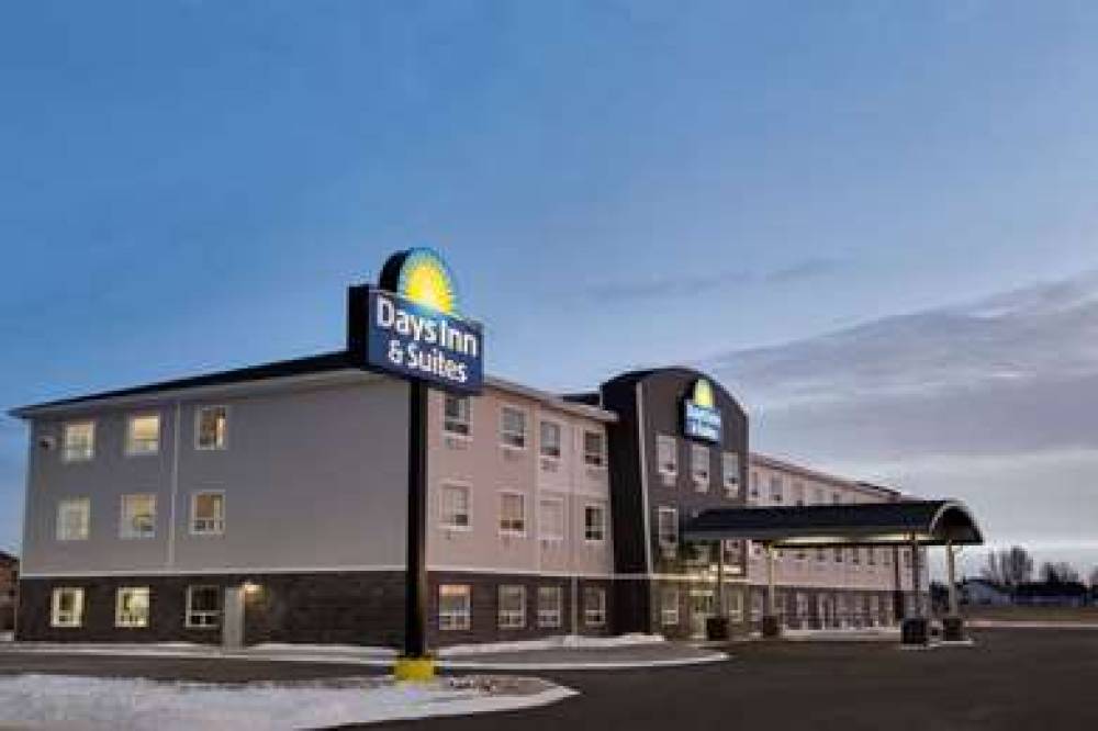 DAYS INN & SUITES BY WYNDHAM WARMAN 2