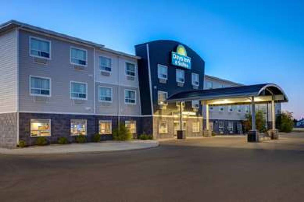 DAYS INN & SUITES BY WYNDHAM WARMAN 5