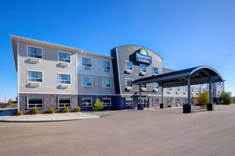 DAYS INN & SUITES BY WYNDHAM WARMAN 4