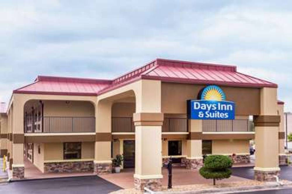 Days Inn & Suites By Wyndham Warner