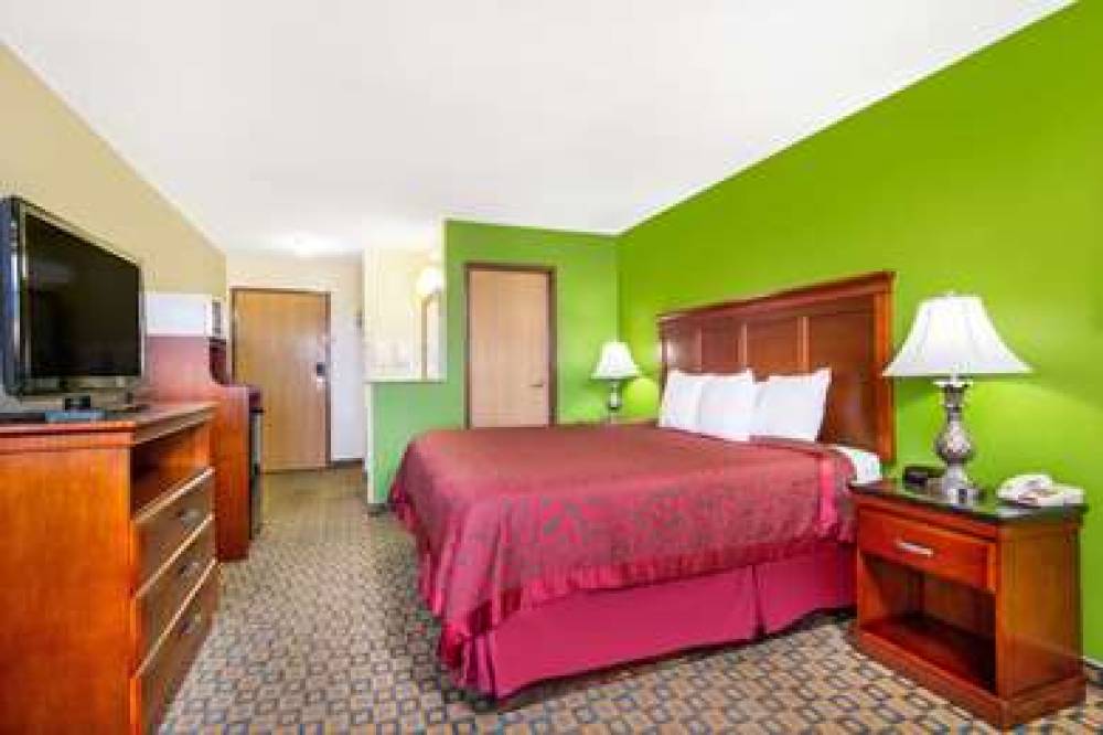 Days Inn & Suites By Wyndham Wichita 7