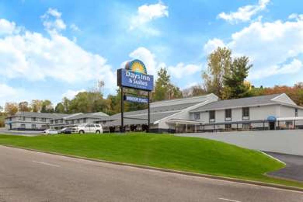 DAYS INN & SUITES BY WYNDHAM WISCON 1