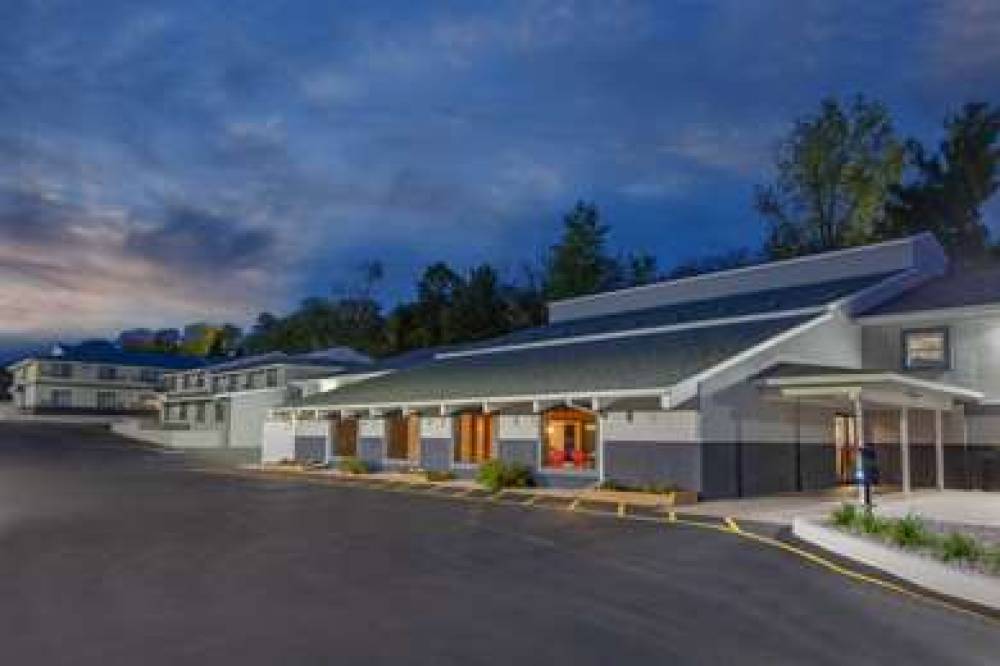 DAYS INN & SUITES BY WYNDHAM WISCON 2