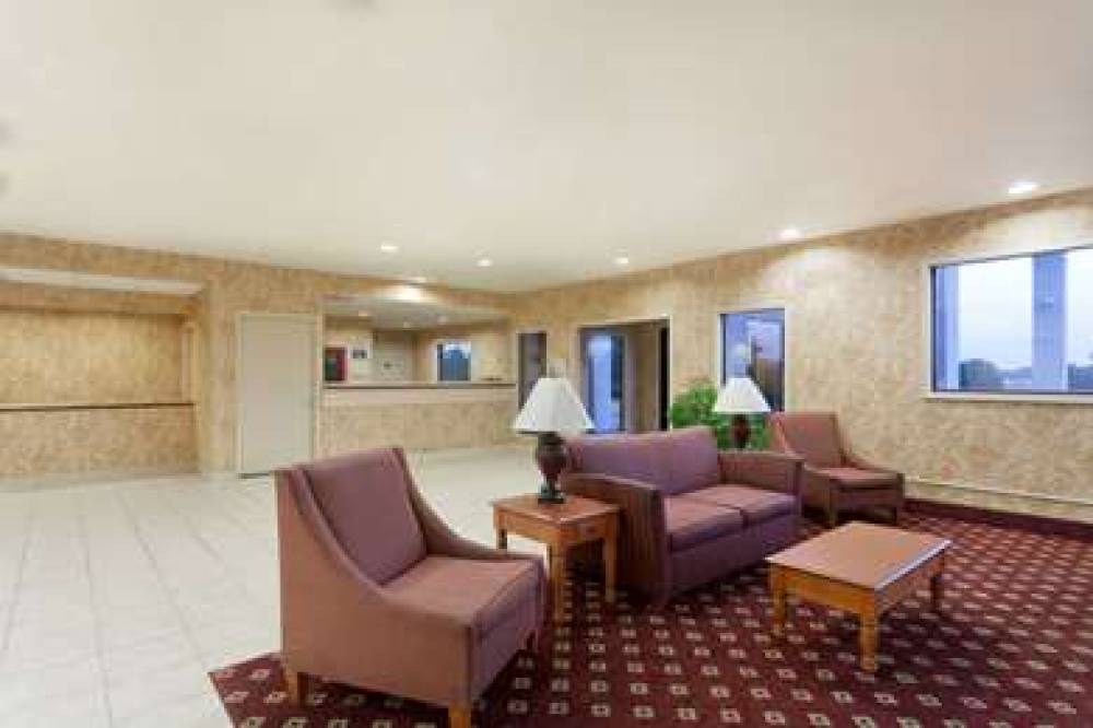 Days Inn & Suites By Wyndham Wynne 4