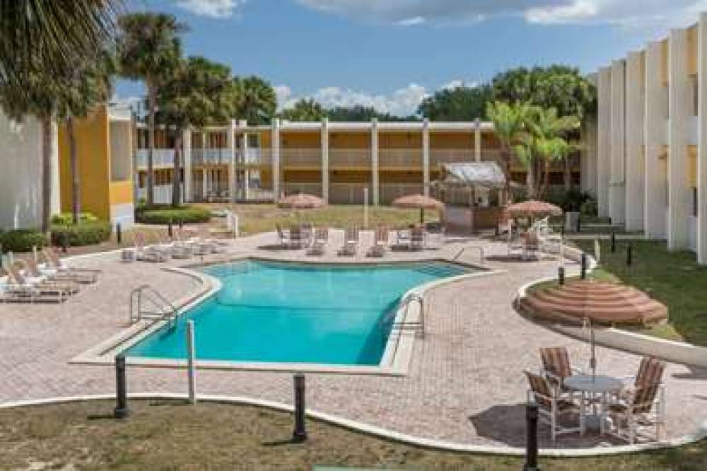 DAYS INN SUITES CLERMONT 5