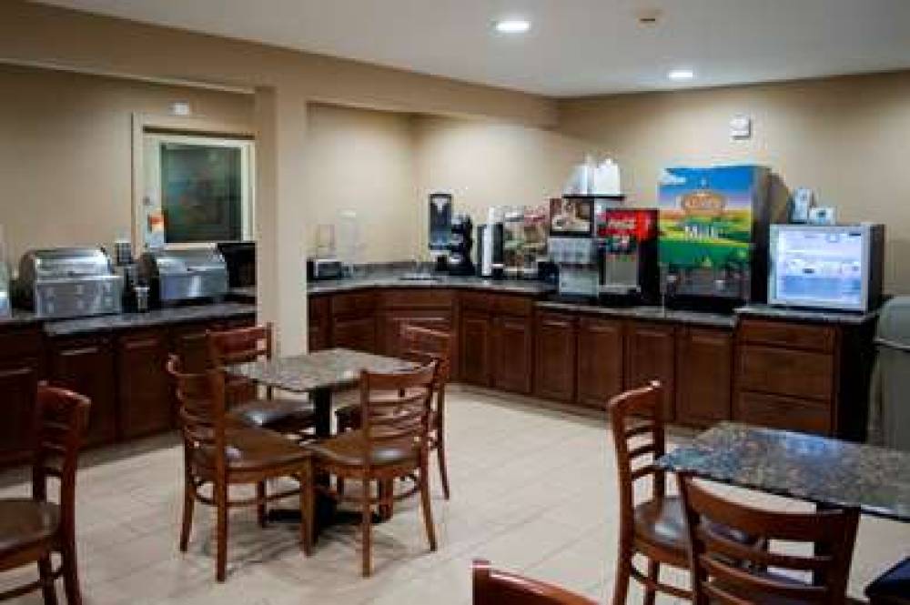 DAYS INN & SUITES CORALVILLE 6