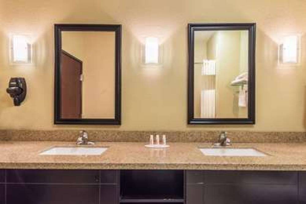 Days Inn & Suites Mineral Wells 6