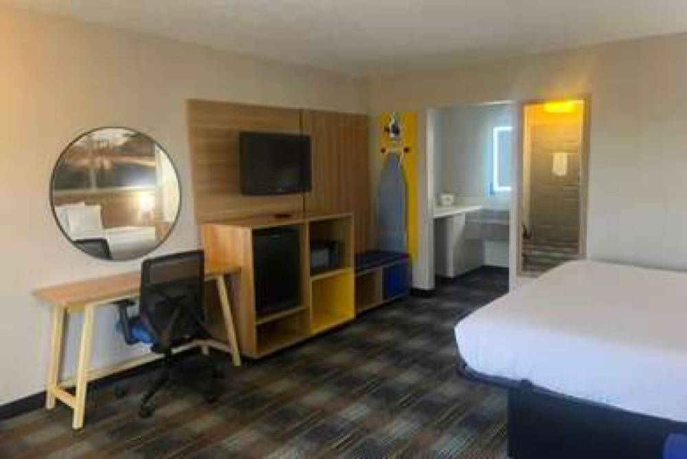 Days Inn & Suites Mobile 7