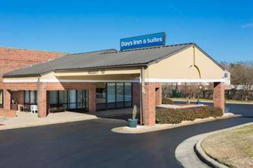 Days Inn & Suites Rocky Mount Golden East 1