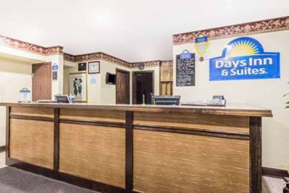 Days Inn & Suites Youngstown / Girard Ohio 2