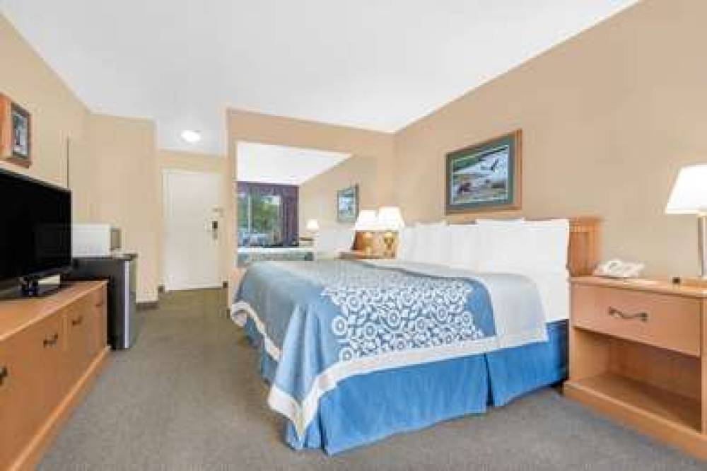 DAYS INN THERMOPOLIS 7