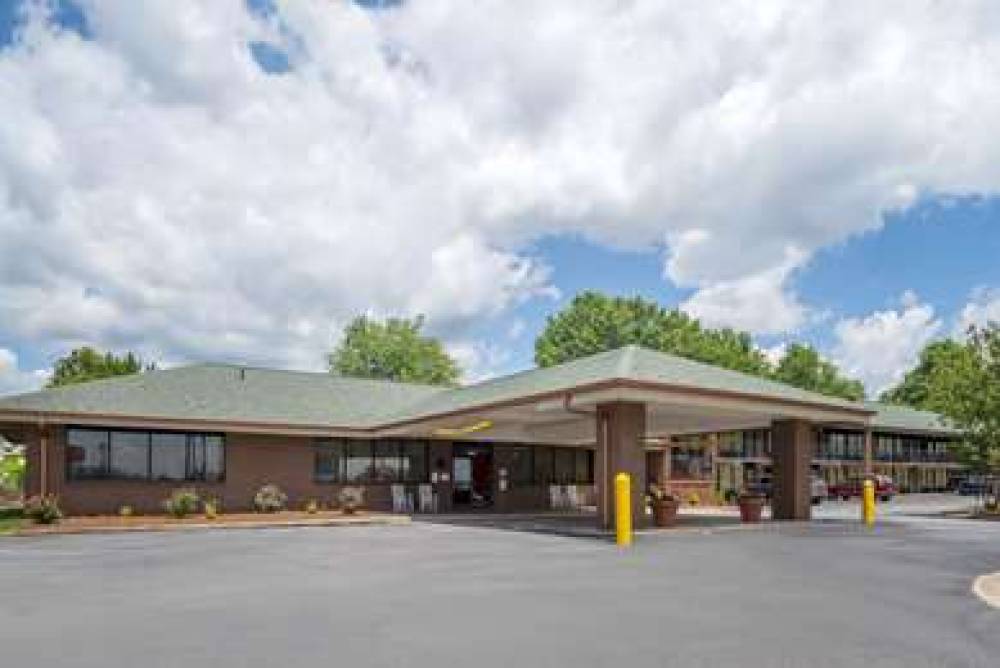 DAYS INN WILKESBORO 1