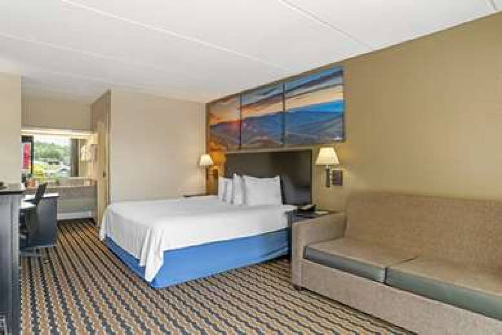 DAYS INN WILKESBORO 6