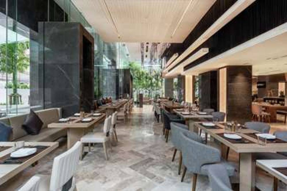 DBLTREE HILTON PLOENCHIT 7