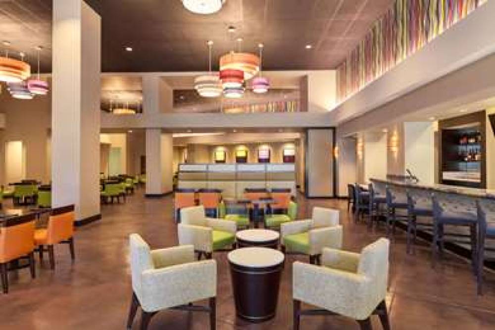 Delta Hotels By Marriott Anaheim Garden Grove 10