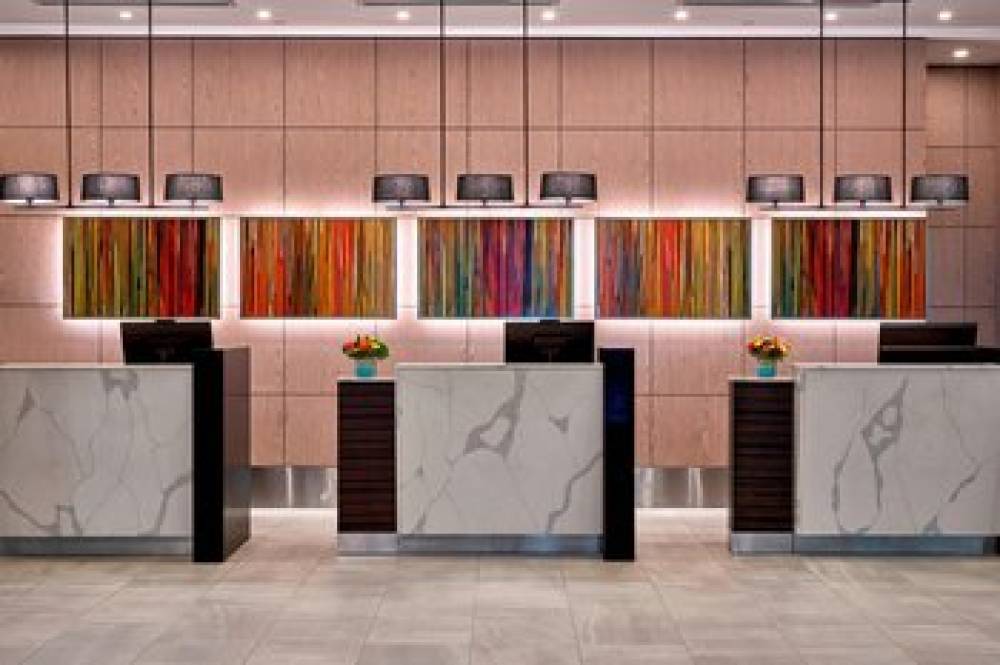 Delta Hotels By Marriott Edmonton Centre Suites 2