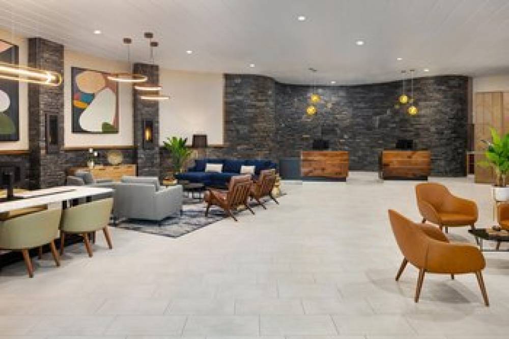 Delta Hotels By Marriott Grande Prairie Airport 4