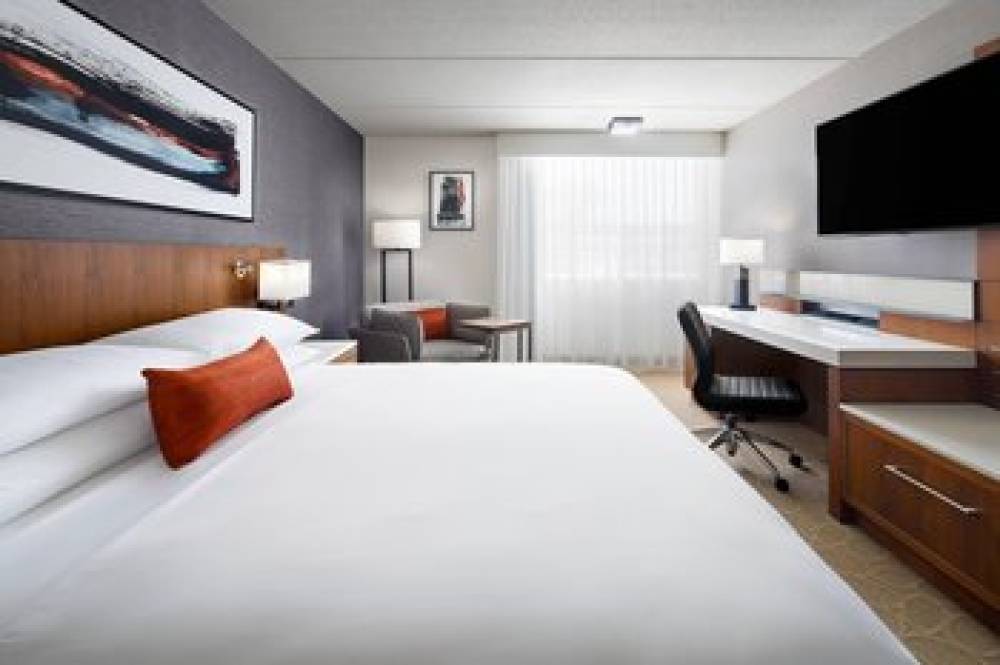 Delta Hotels By Marriott Green Bay 4