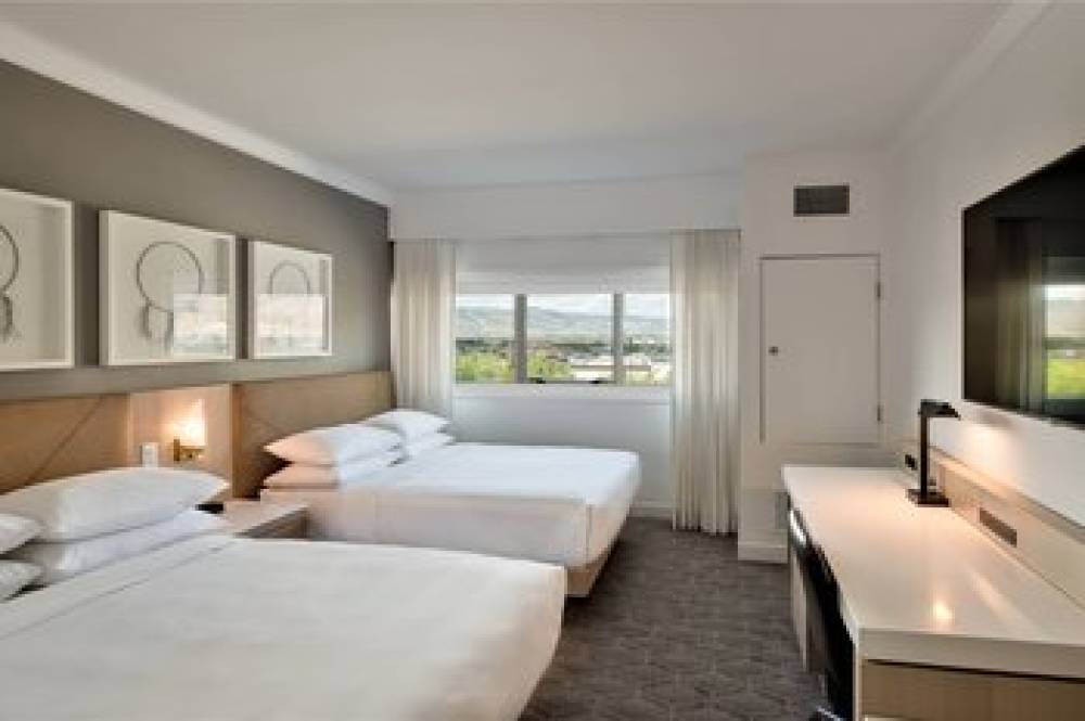 Delta Hotels By Marriott Kamloops 9