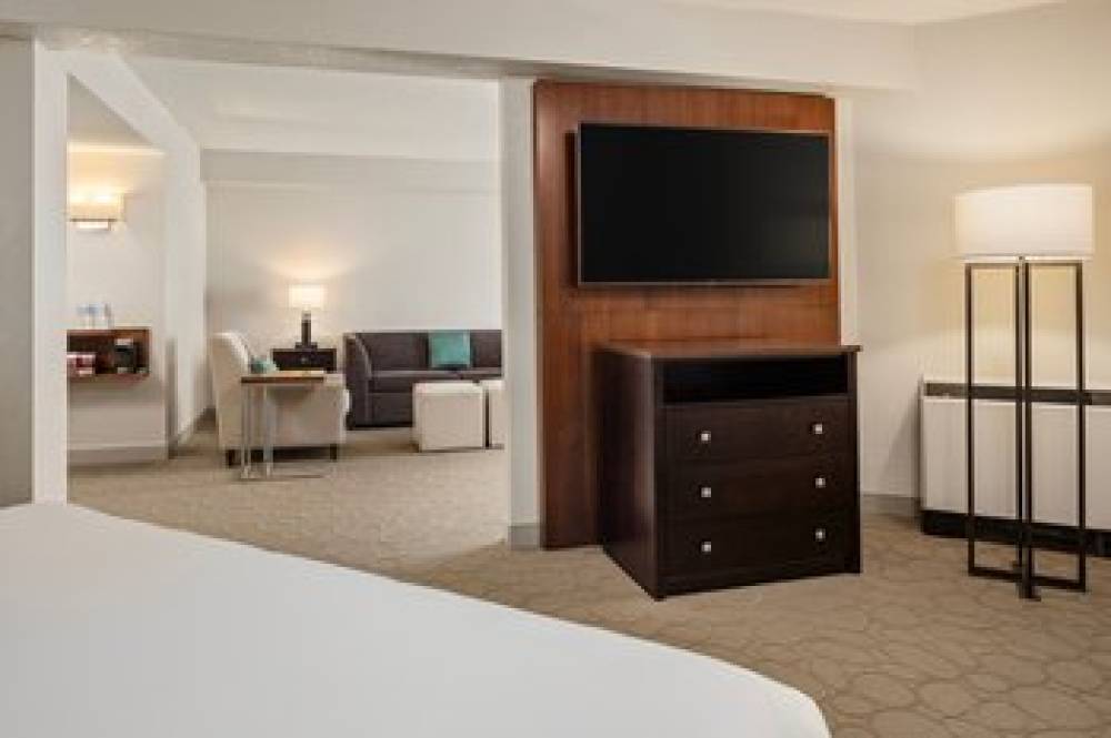 Delta Hotels By Marriott Minneapolis Northeast 6