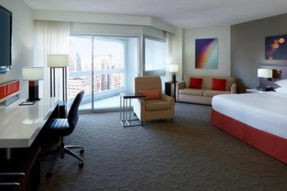 Delta Hotels By Marriott Montreal 9