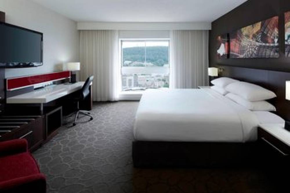 Delta Hotels By Marriott Montreal 10