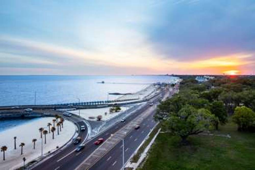 DOUBLETREE BY HILTON BILOXI 6