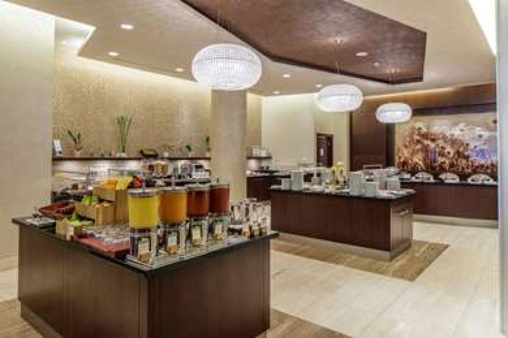 DOUBLETREE BY HILTON BRATISLAVA 9