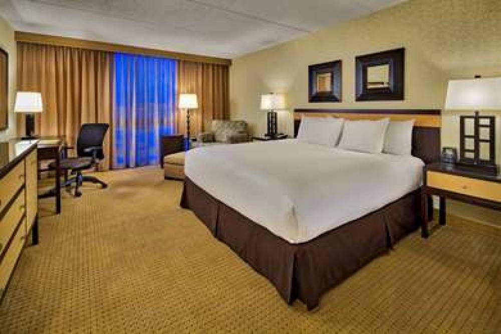 DoubleTree By Hilton Chicago Arlington Heights 7