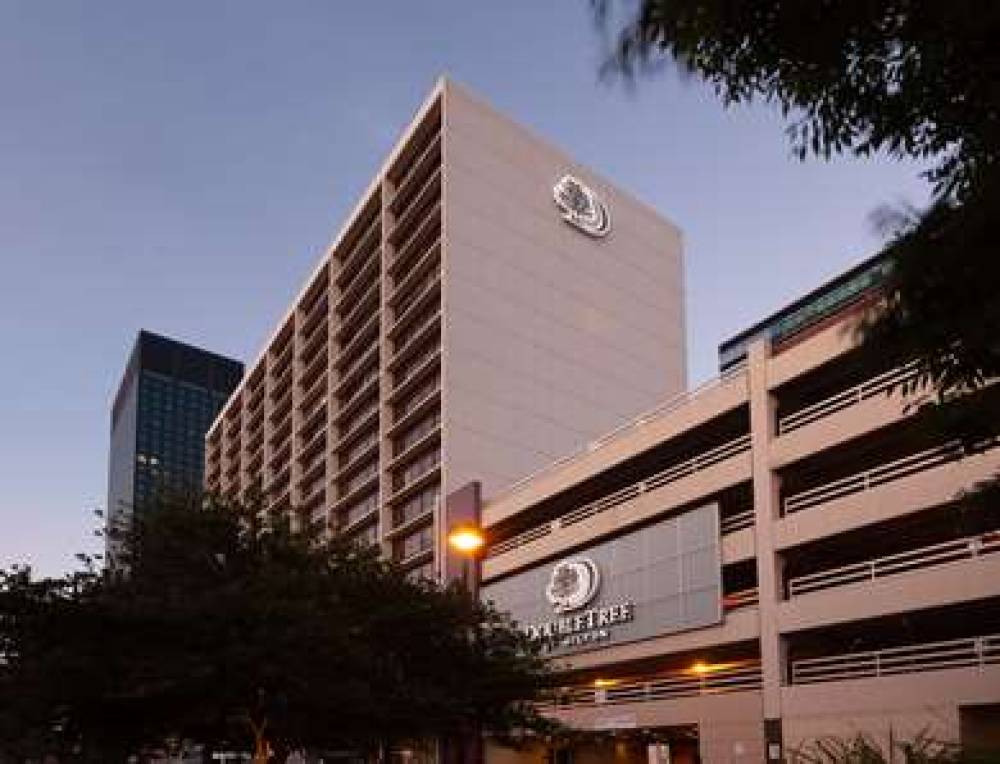 DoubleTree By Hilton Cleveland Downtown/Lakeside 2