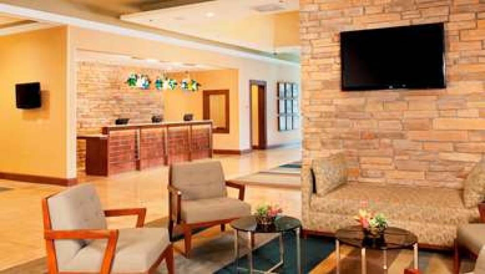 DoubleTree By Hilton Collinsville - St. Louis 3