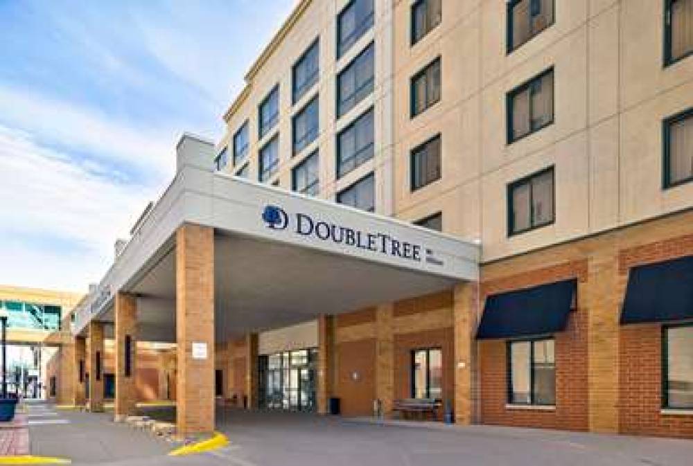 DoubleTree By Hilton Davenport 1