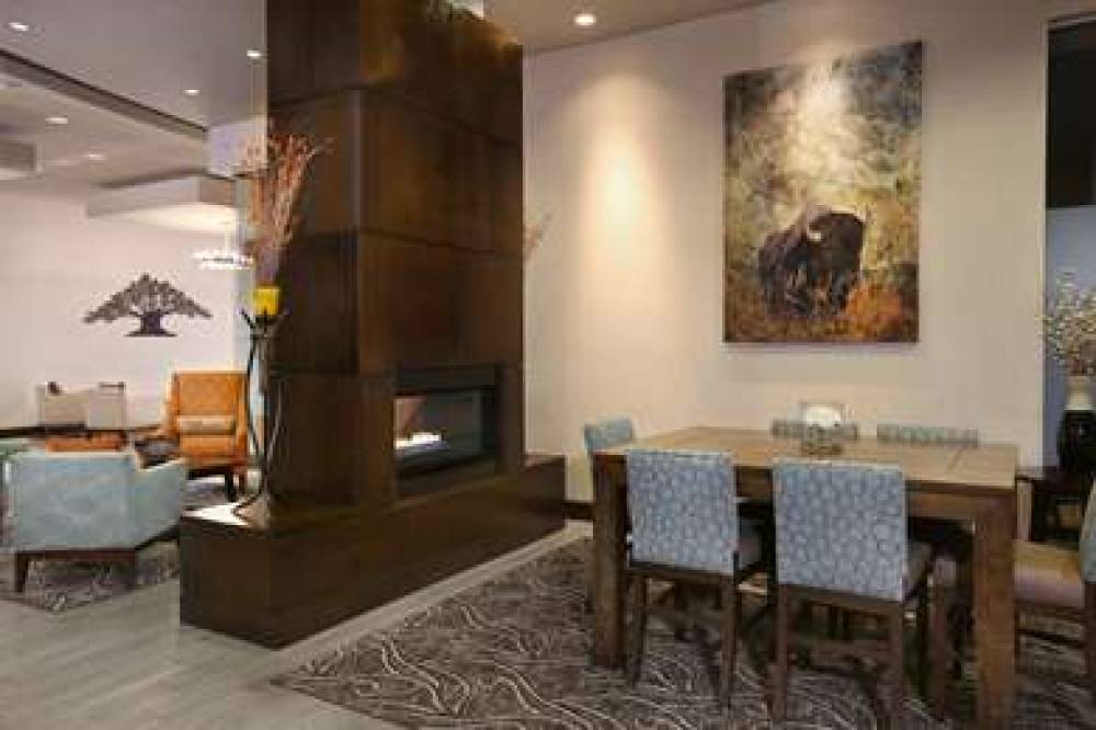 DoubleTree By Hilton Denver-Thornton 8