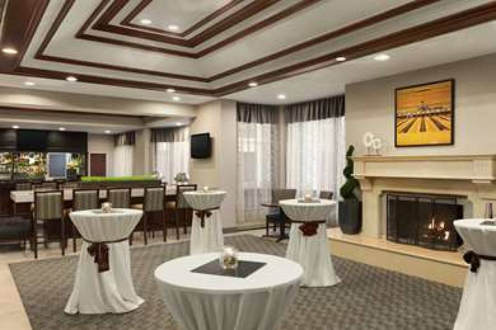 DoubleTree By Hilton Detroit/Novi 7