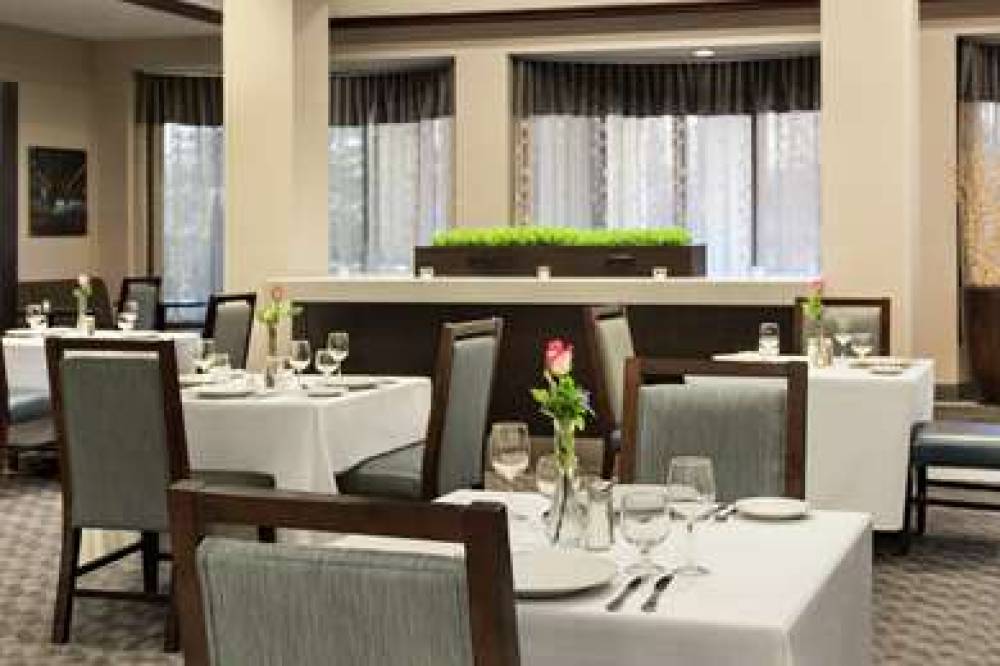 DoubleTree By Hilton Detroit/Novi 9