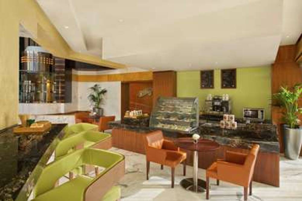 DoubleTree By Hilton Hotel And Residences Dubai A 8