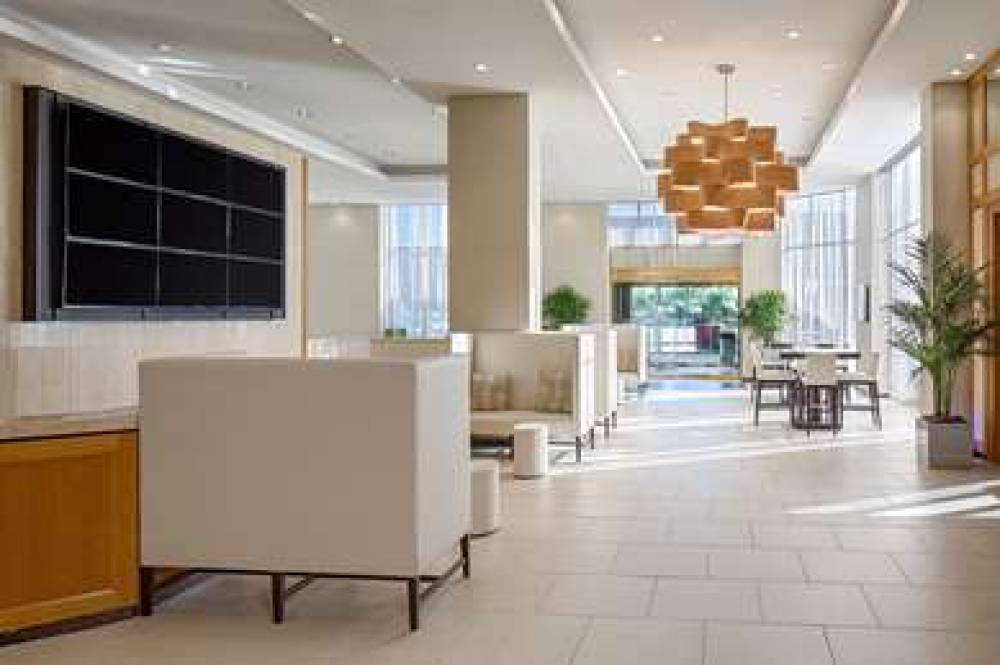 DoubleTree By Hilton Houston - Greenway Plaza 5